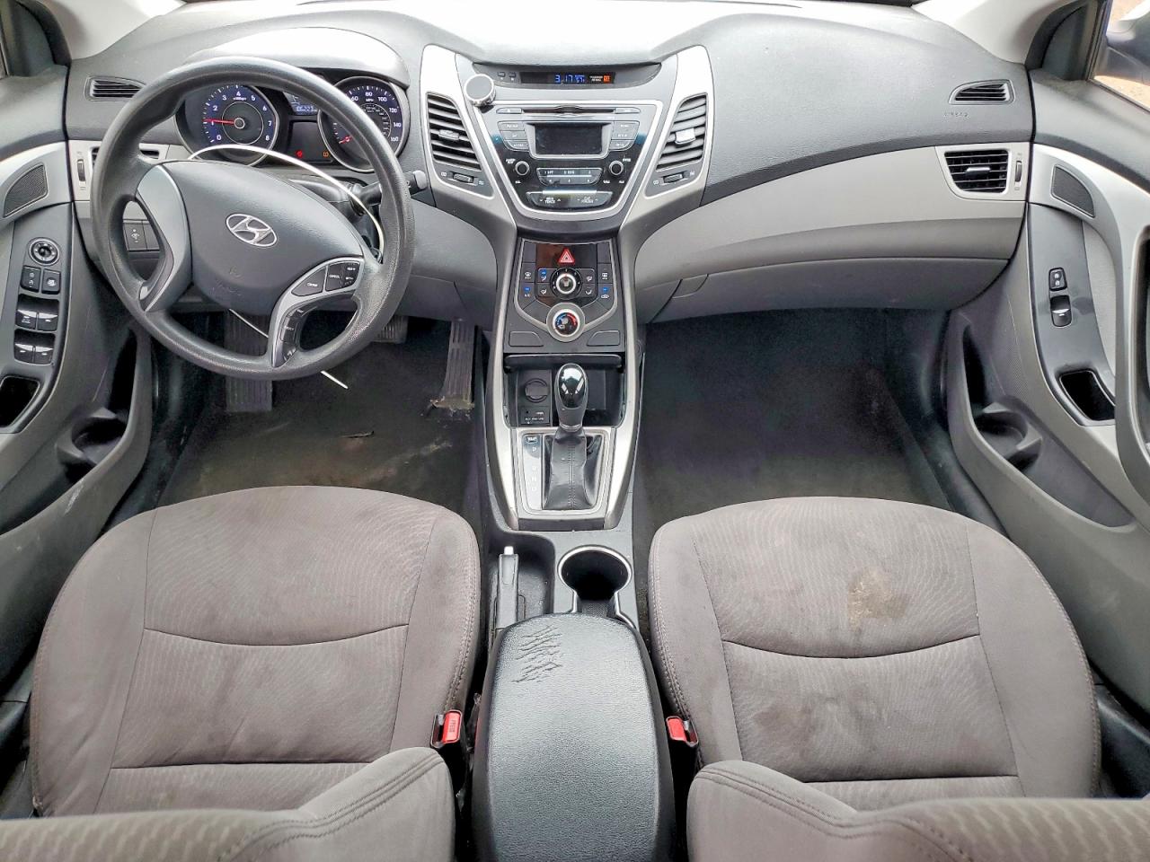 2016 HYUNDAI ELANTRA SE photo 8