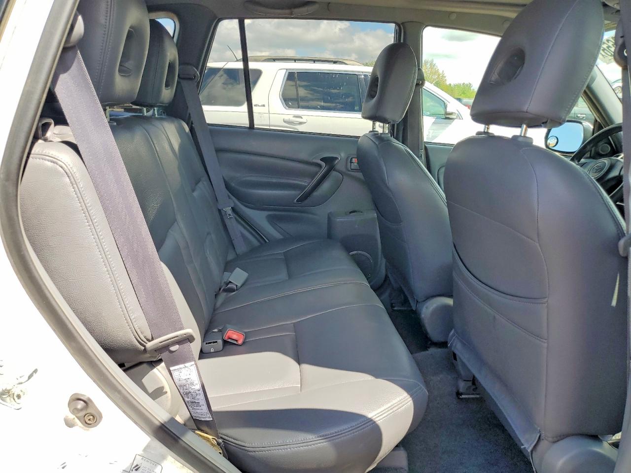 2002 TOYOTA RAV4 BASE photo 31