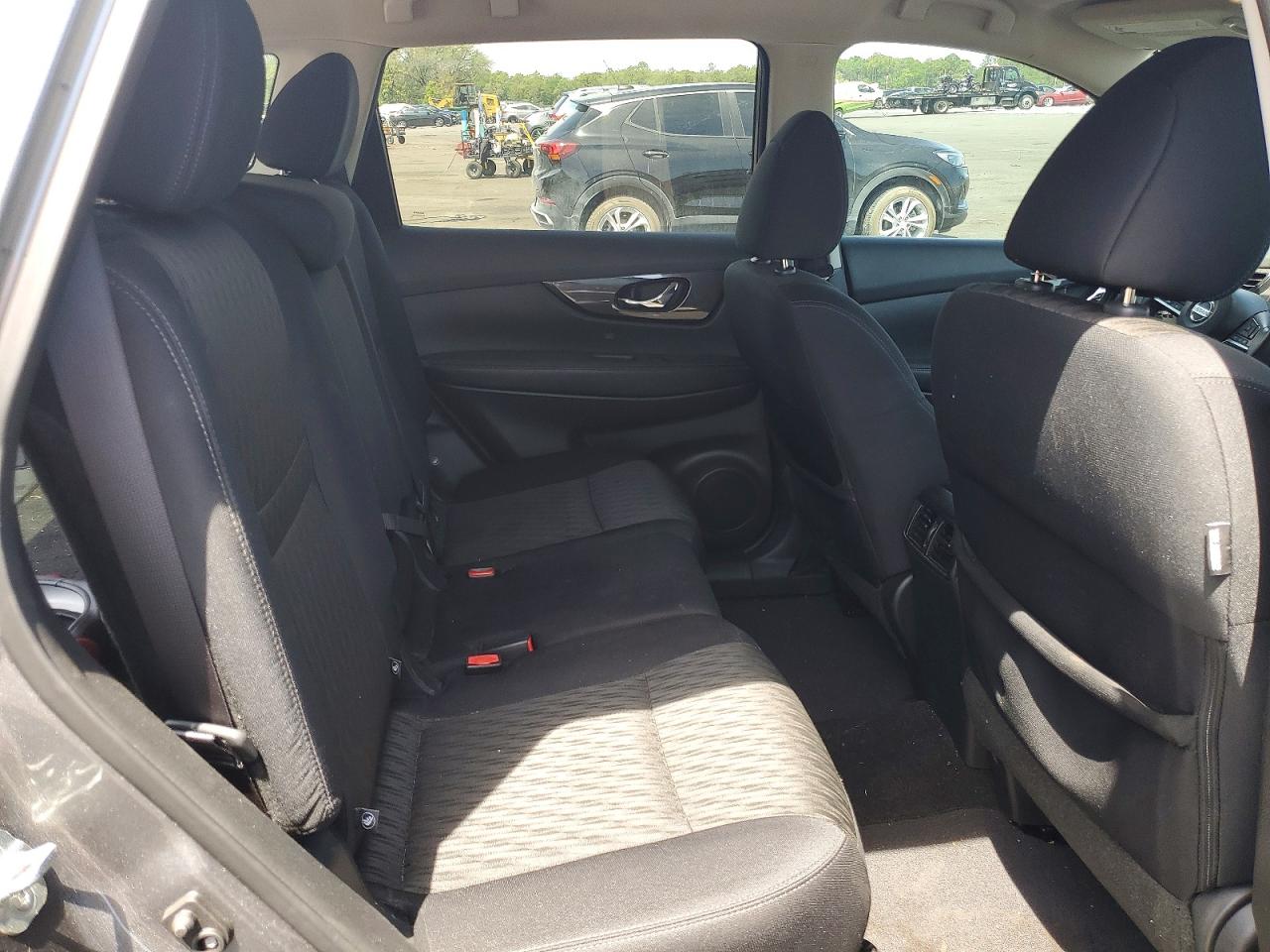 2018 NISSAN ROGUE SV photo 21