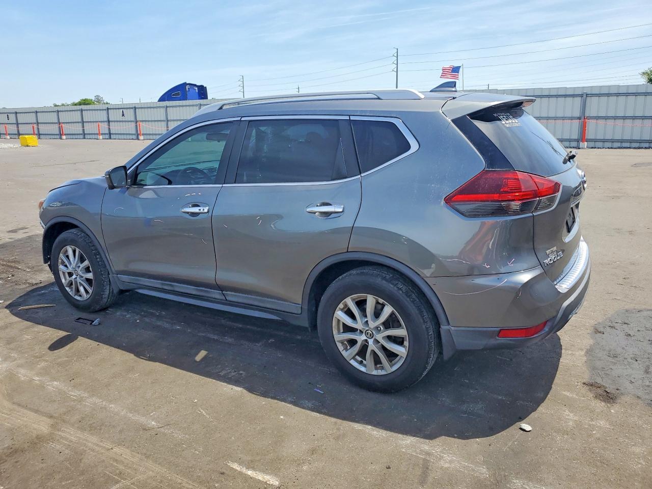 2018 NISSAN ROGUE SV photo 3
