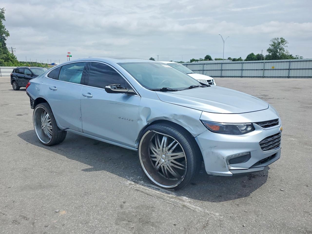 2018 CHEVROLET MALIBU LT photo 4