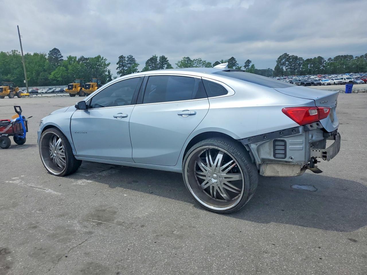 2018 CHEVROLET MALIBU LT photo 2
