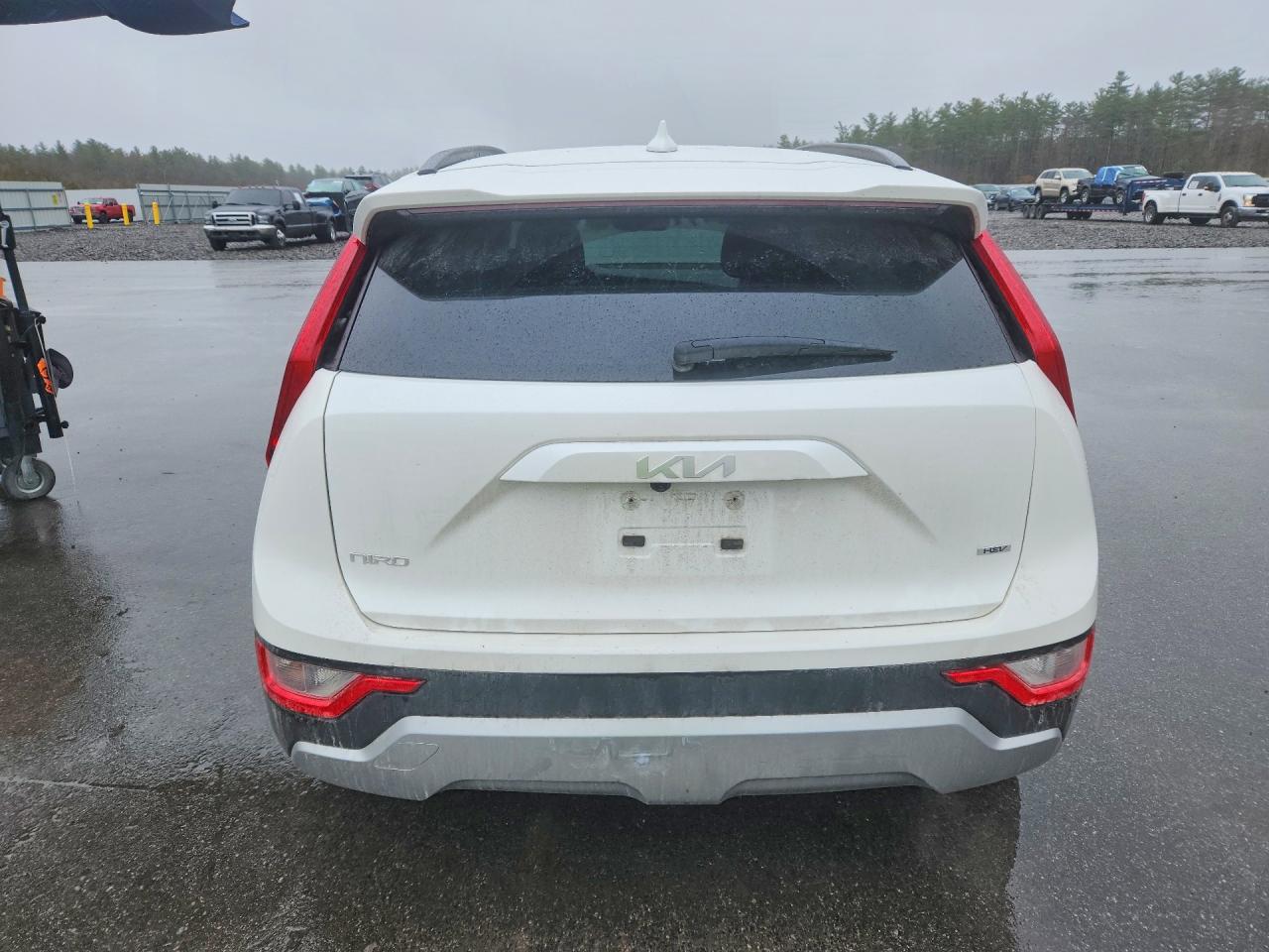 2024 KIA NIRO LX photo 11