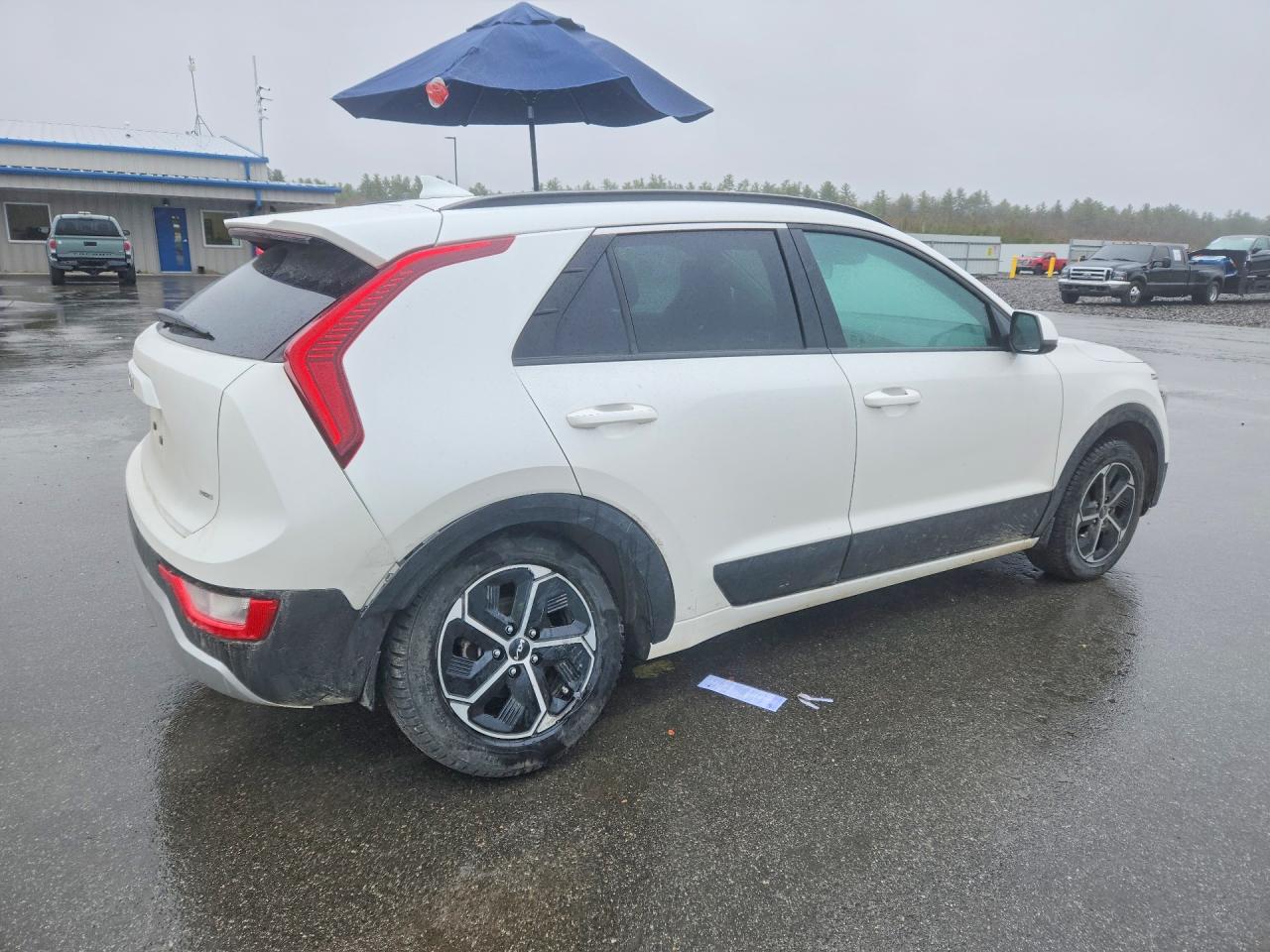 2024 KIA NIRO LX photo 5