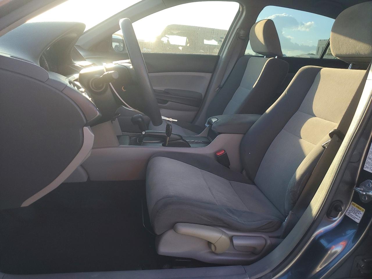 2008 HONDA ACCORD LX photo 19
