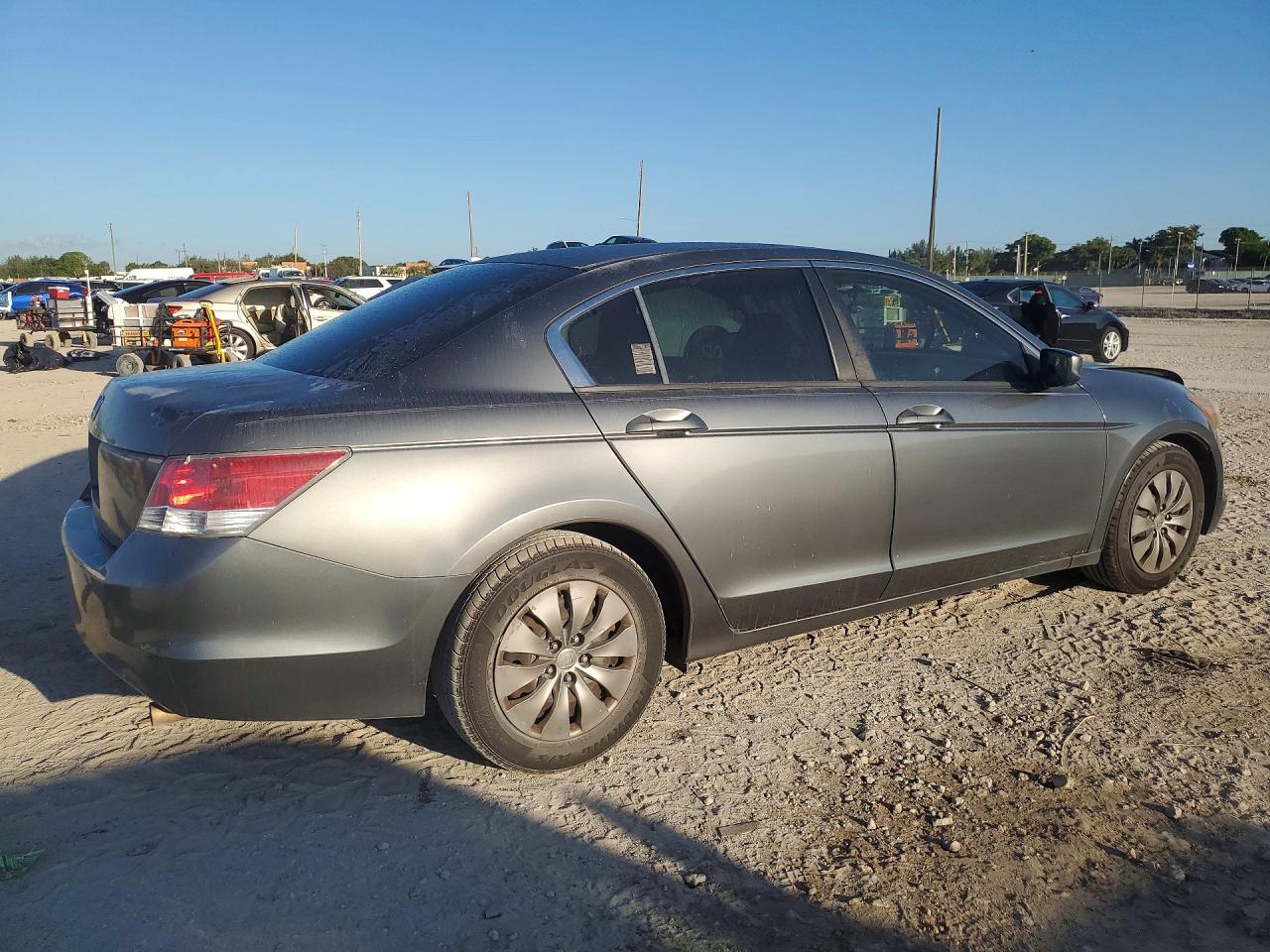 2008 HONDA ACCORD LX photo 7
