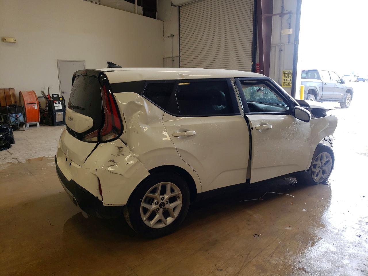 2025 KIA SOUL LX photo 5