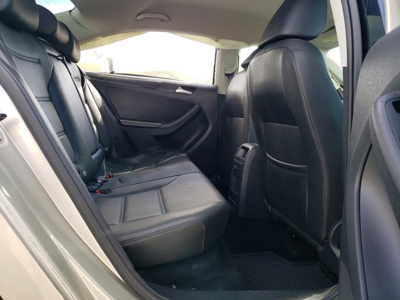 2012 VOLKSWAGEN JETTA SE photo 10