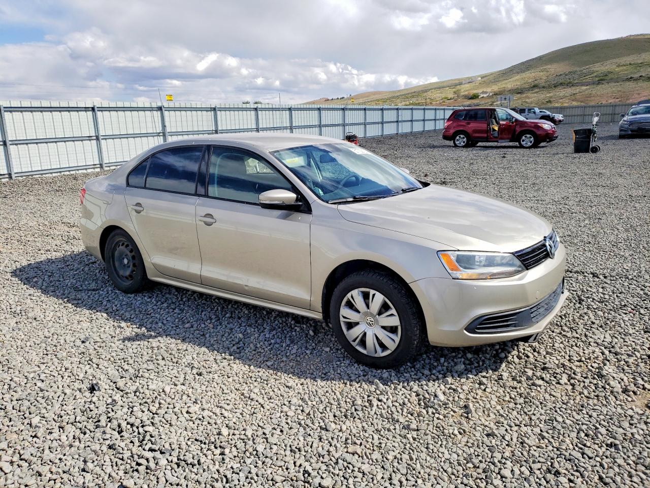 2012 VOLKSWAGEN JETTA SE photo 4