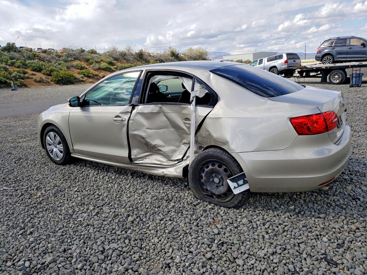 2012 VOLKSWAGEN JETTA SE photo 2