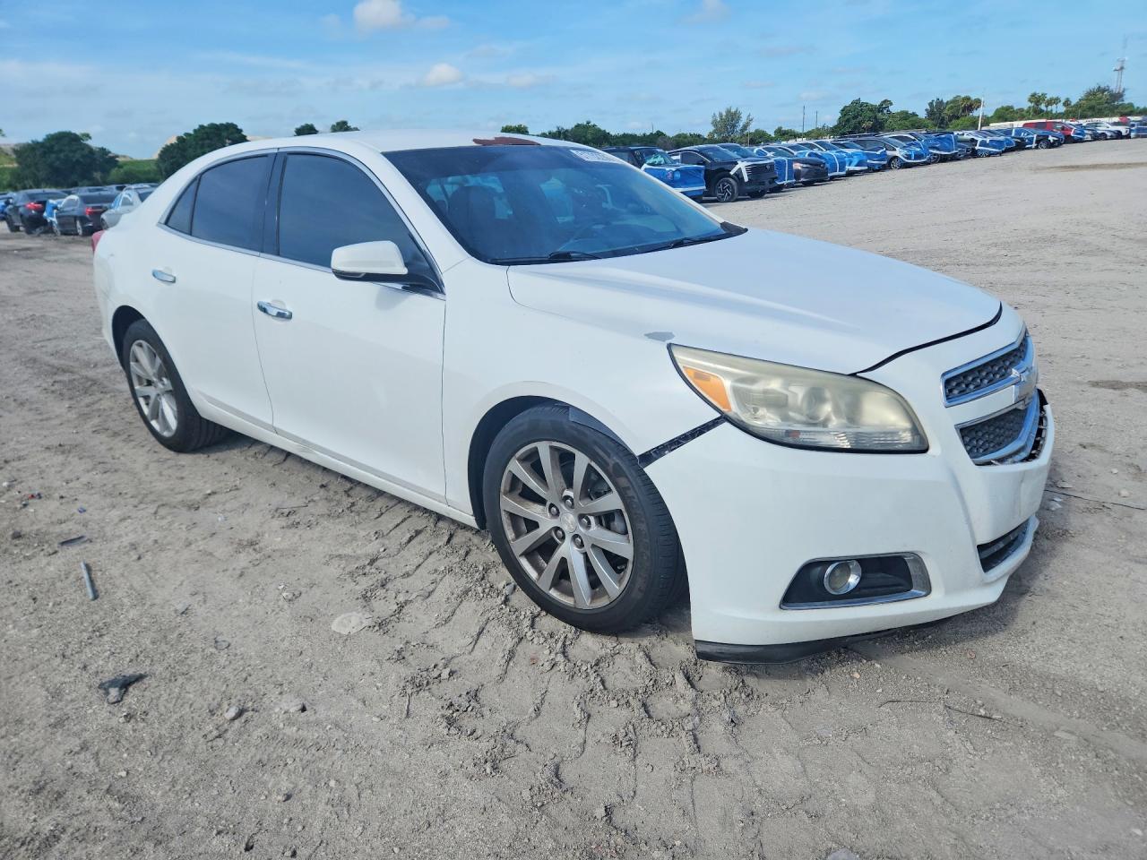 2013 CHEVROLET MALIBU 2LT photo 4