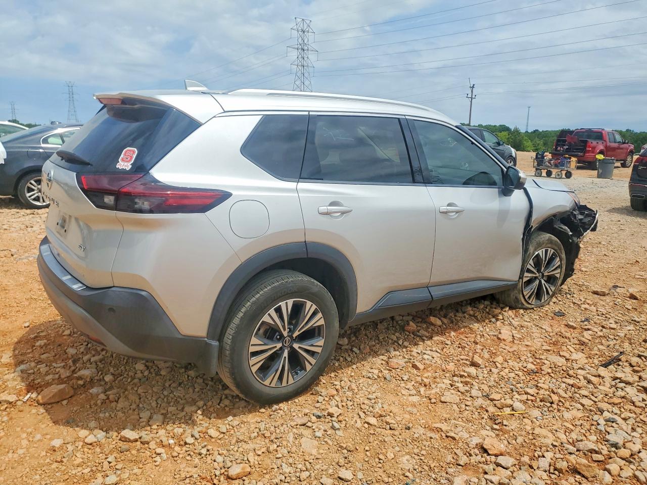 2021 NISSAN ROGUE SV photo 3