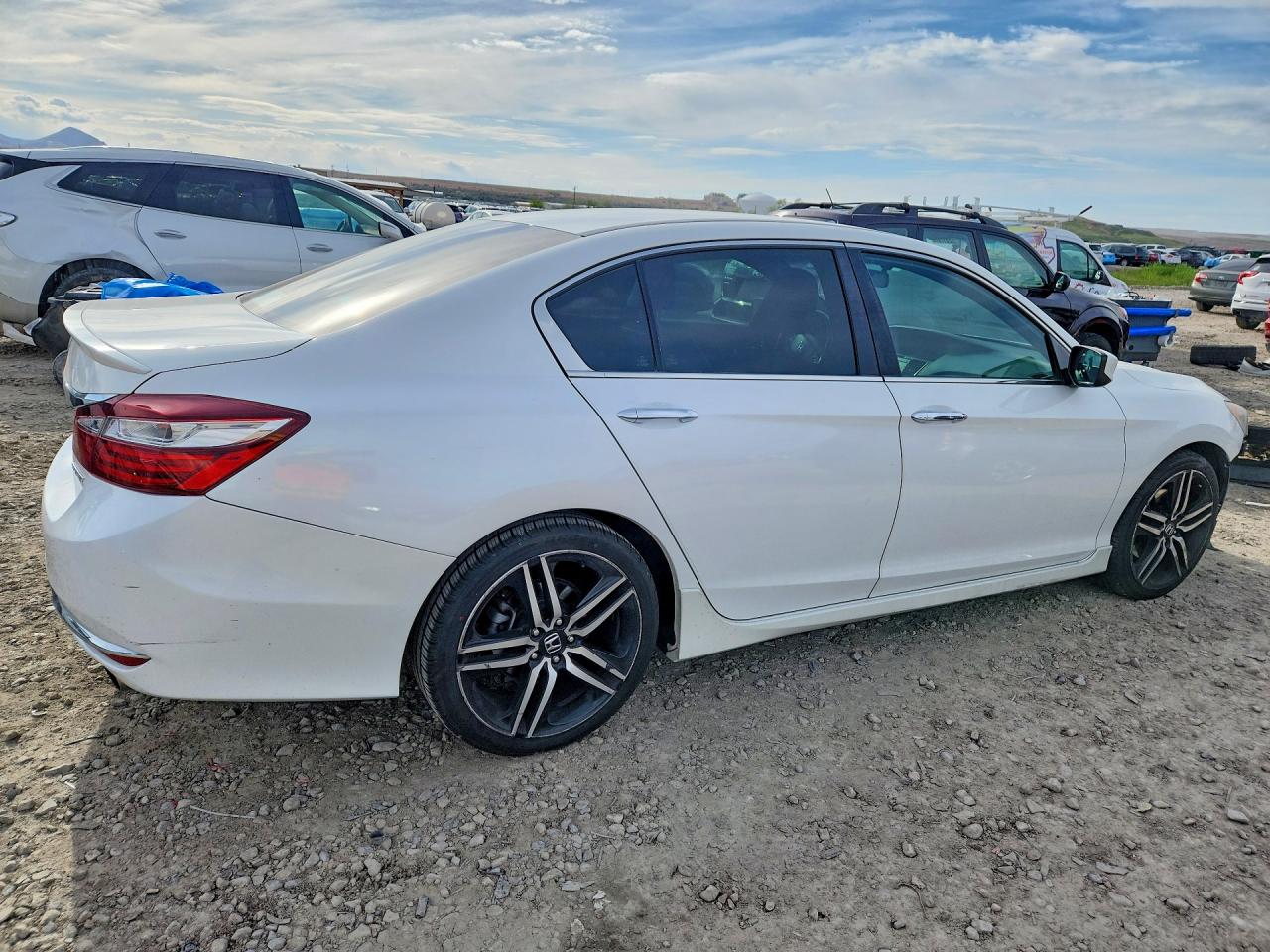2016 HONDA ACCORD SPORT photo 5