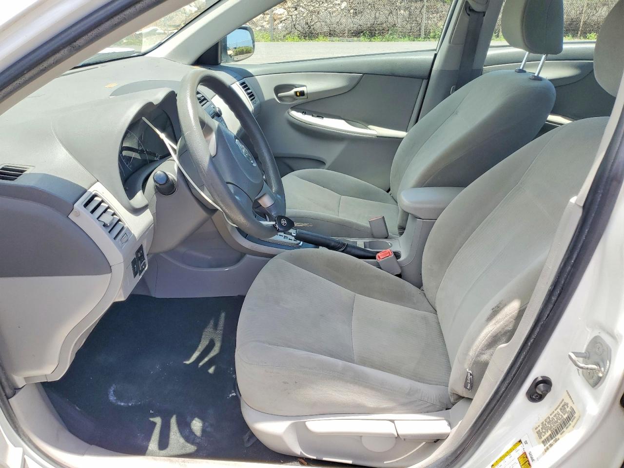 2010 TOYOTA COROLLA BASE photo 19