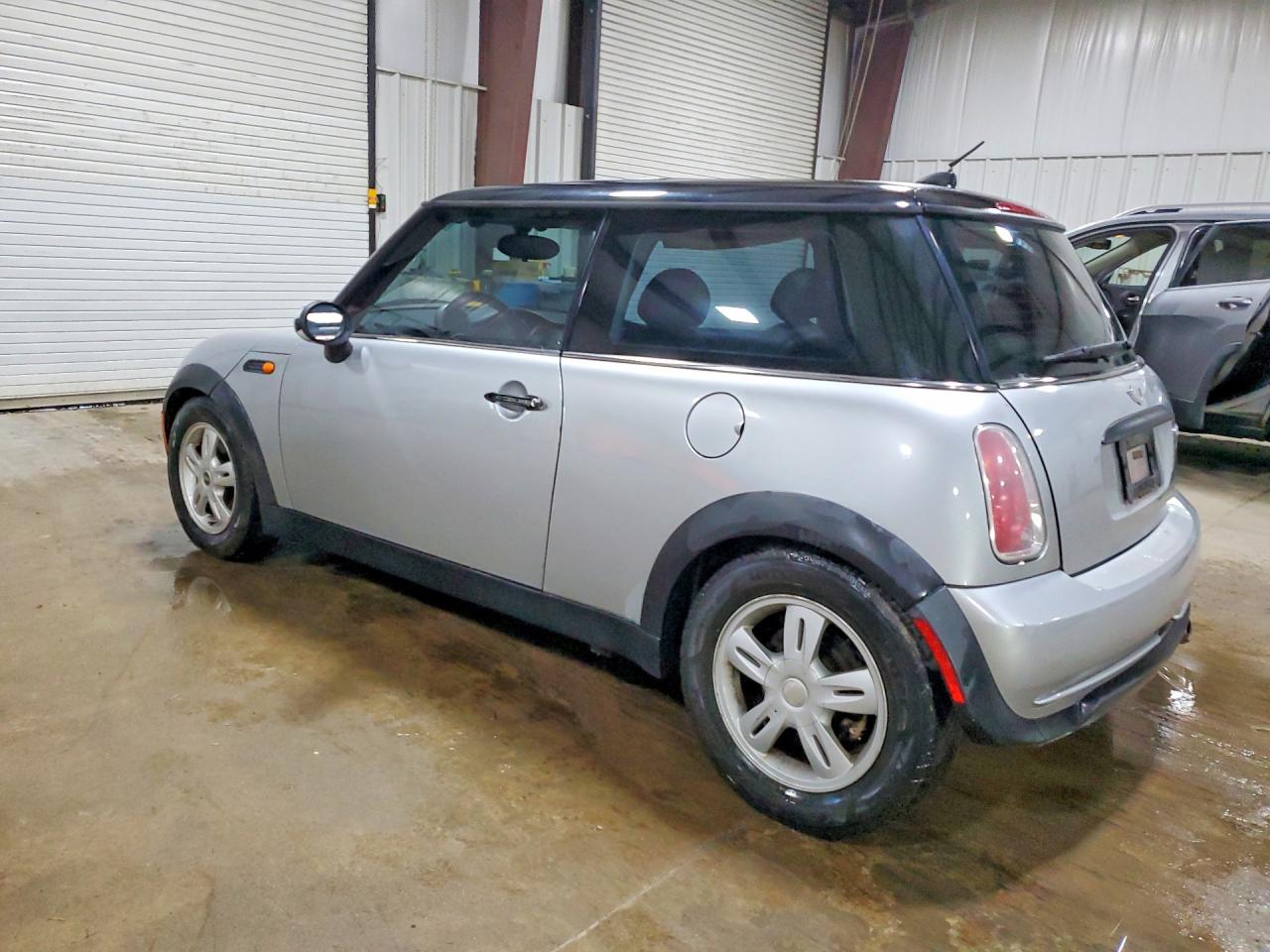 2006 MINI COOPER photo 2