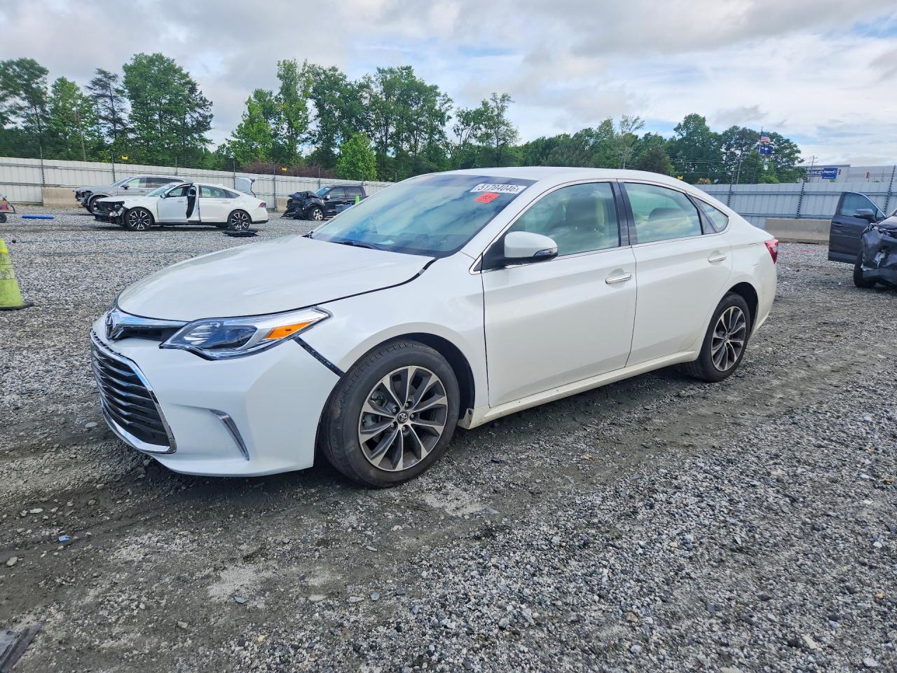 2016 TOYOTA AVALON