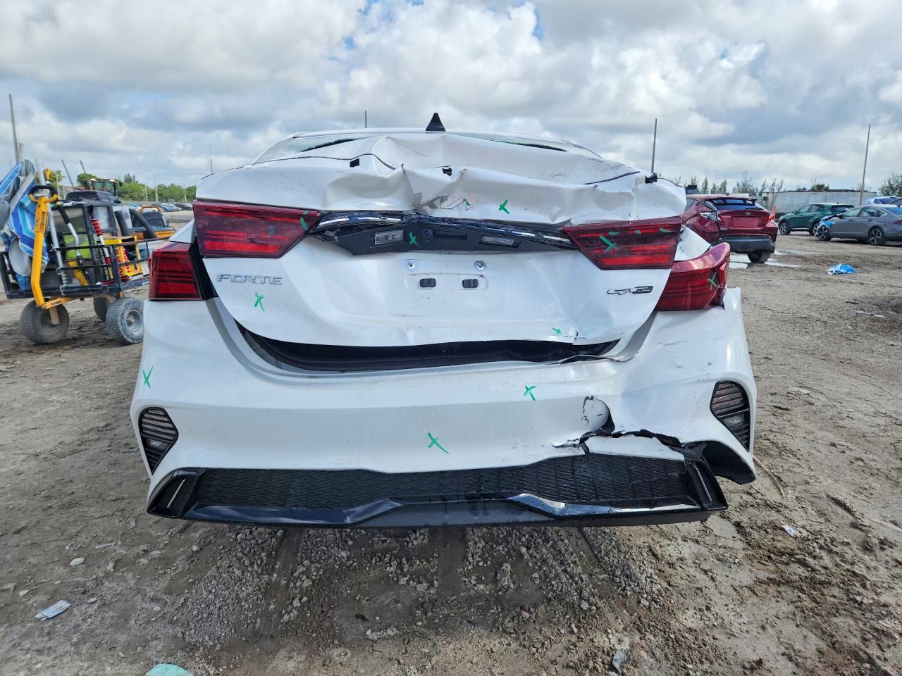 2024 KIA FORTE GT LINE photo 11