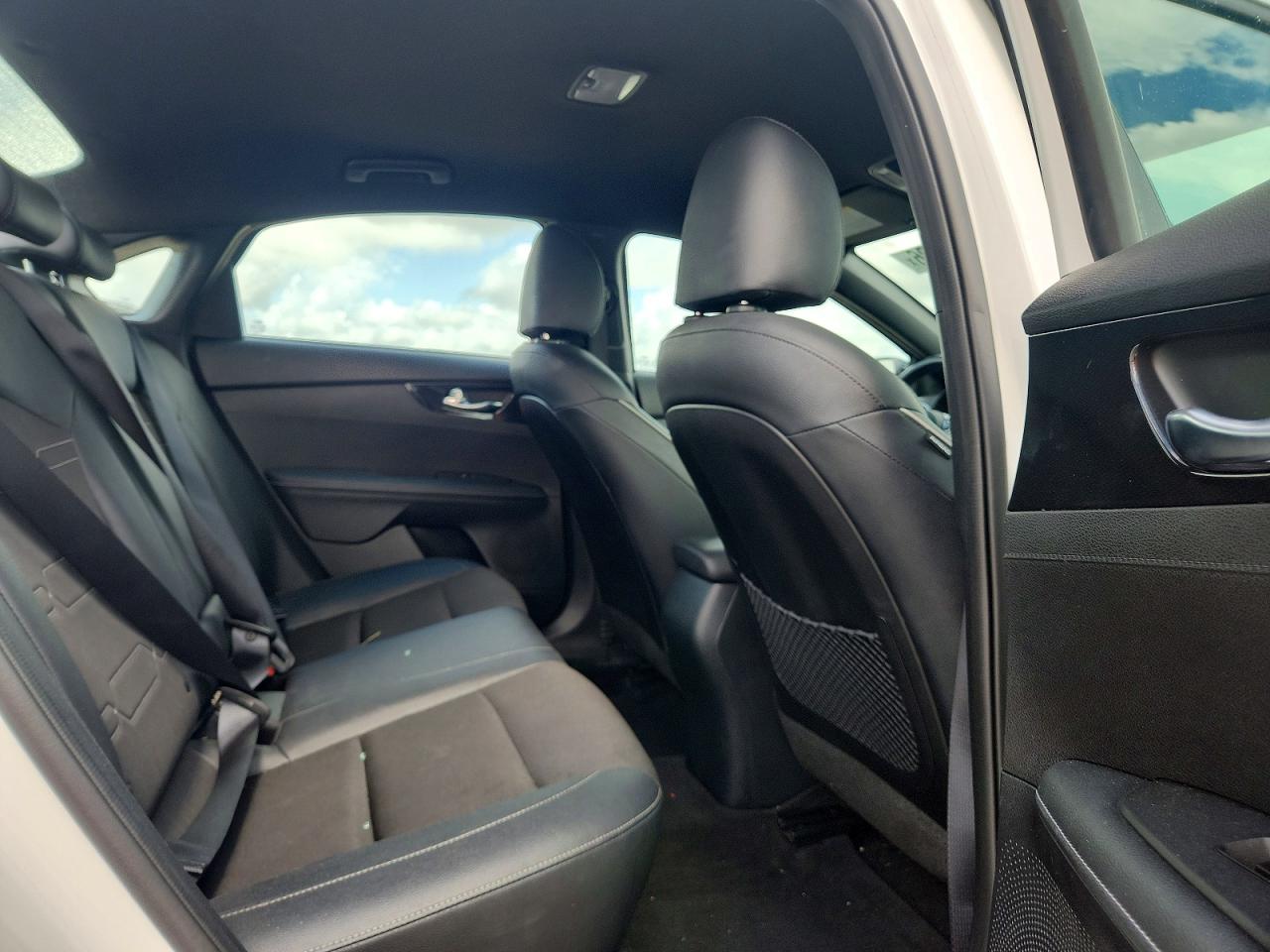 2024 KIA FORTE GT LINE photo 19