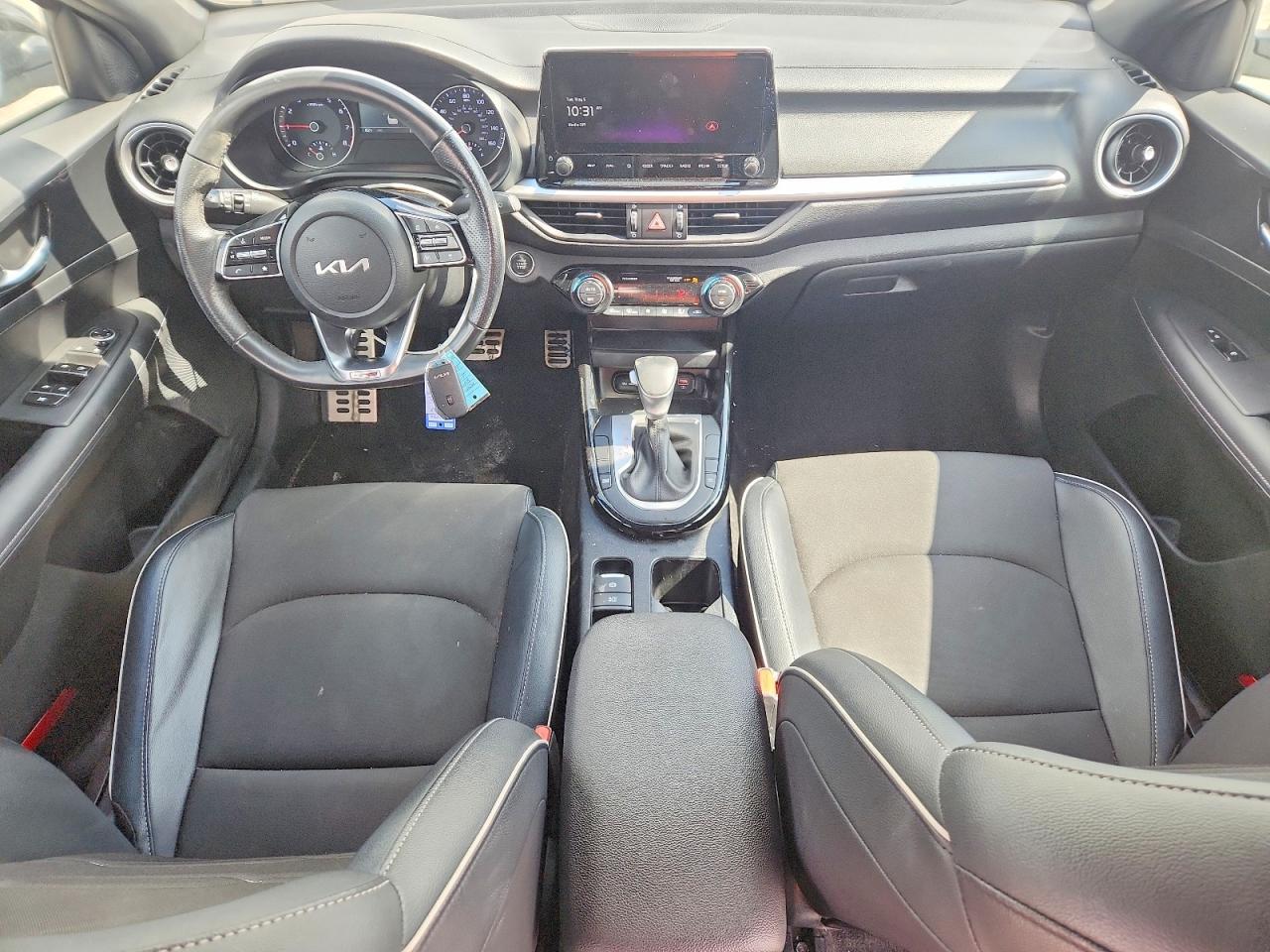 2024 KIA FORTE GT LINE photo 15