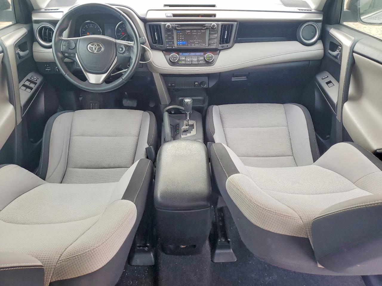 2016 TOYOTA RAV4 XLE photo 22