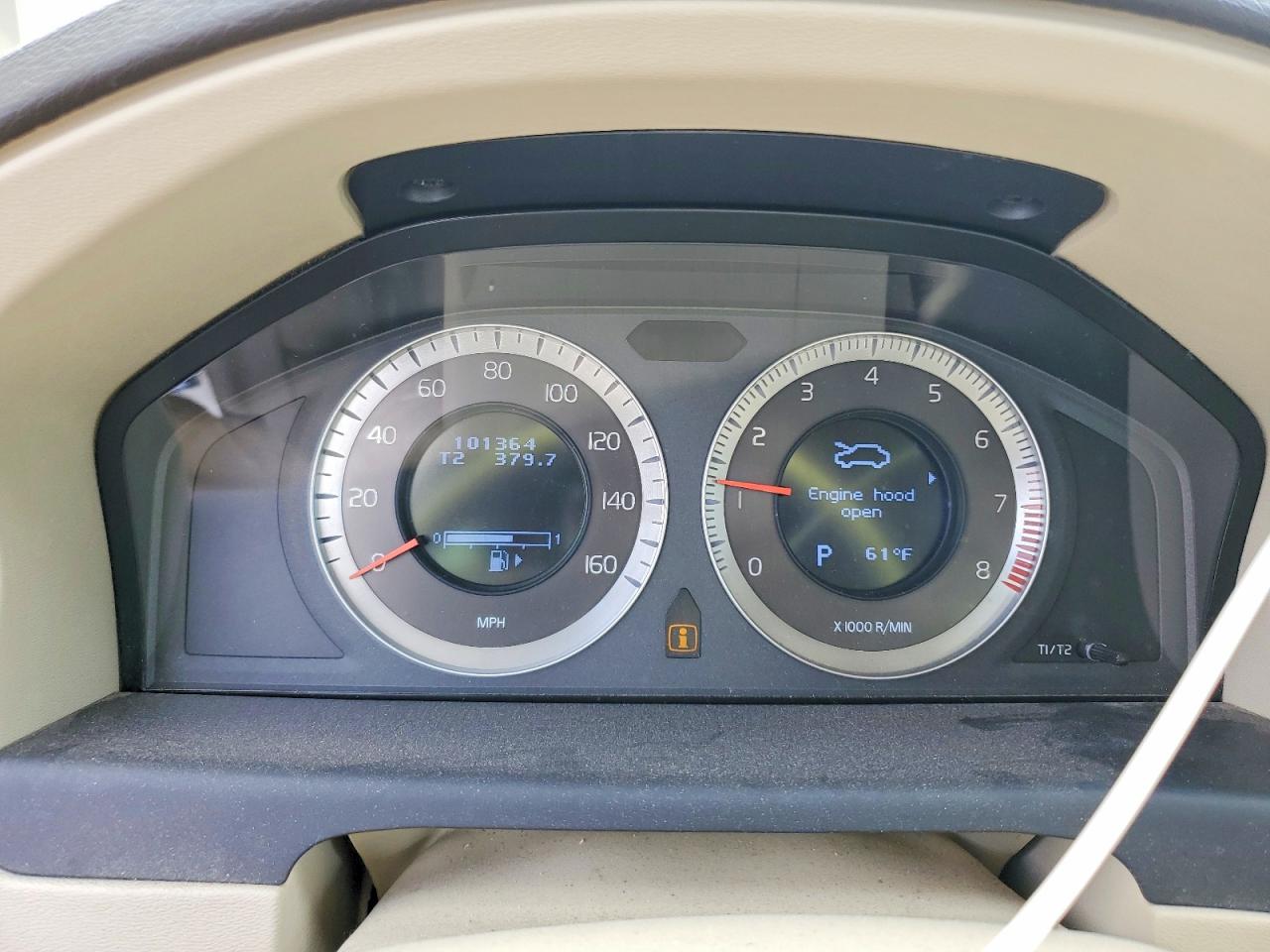 2010 VOLVO XC70 3.2 photo 25