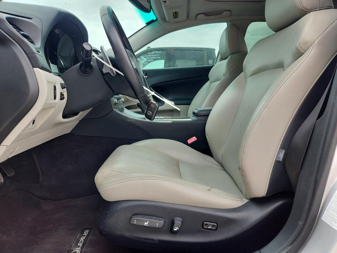2012 LEXUS IS 250 photo 13