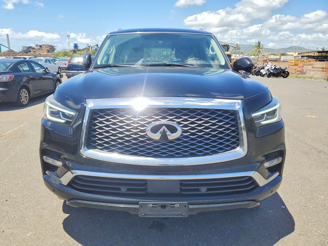 2018 INFINITI QX80 BASE photo 9