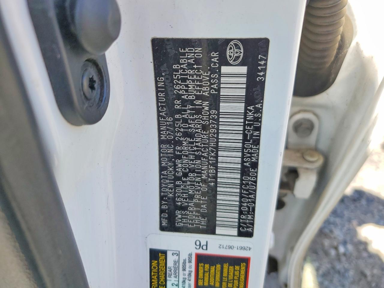2017 TOYOTA CAMRY LE photo 13