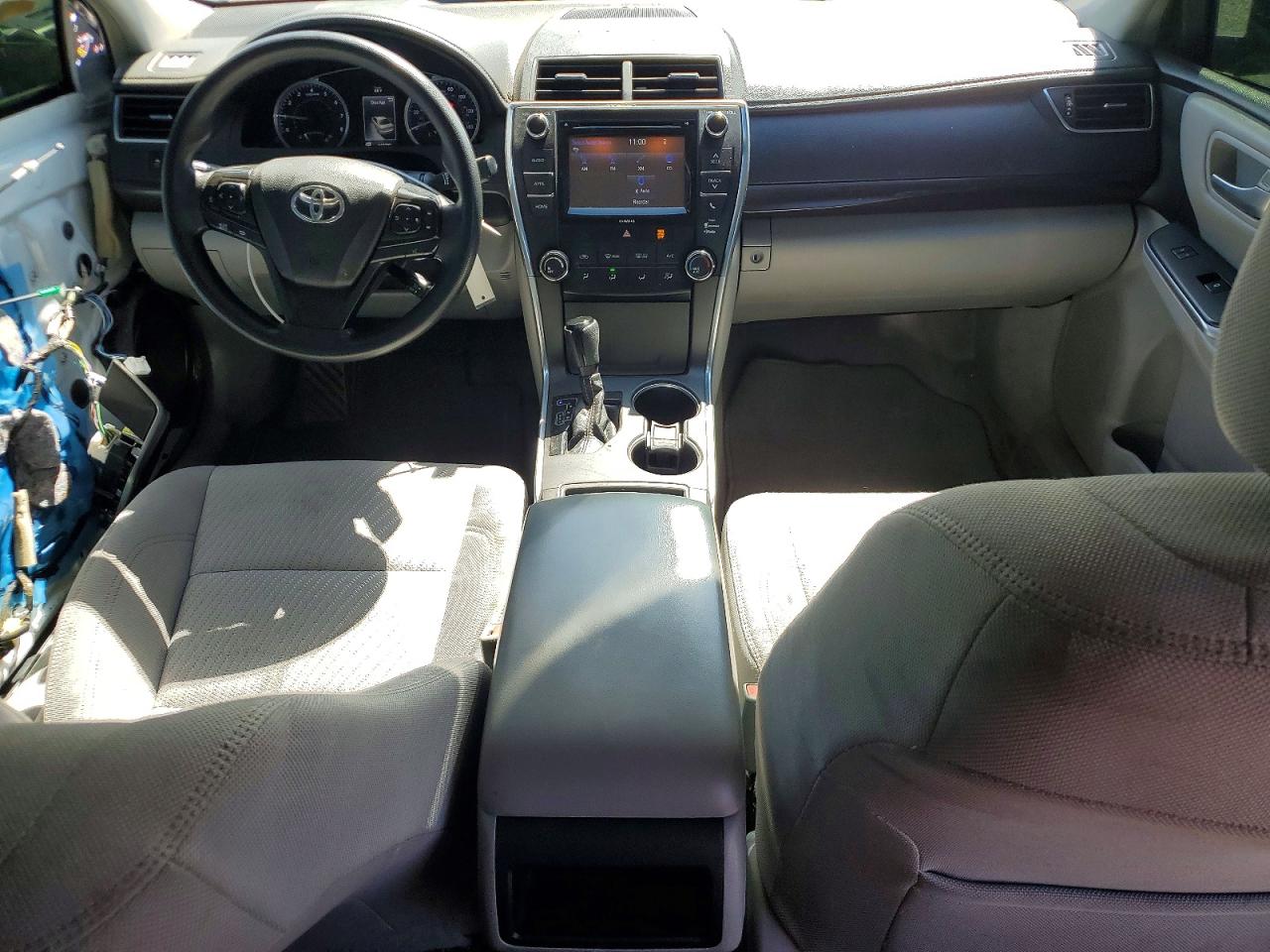2017 TOYOTA CAMRY LE photo 8