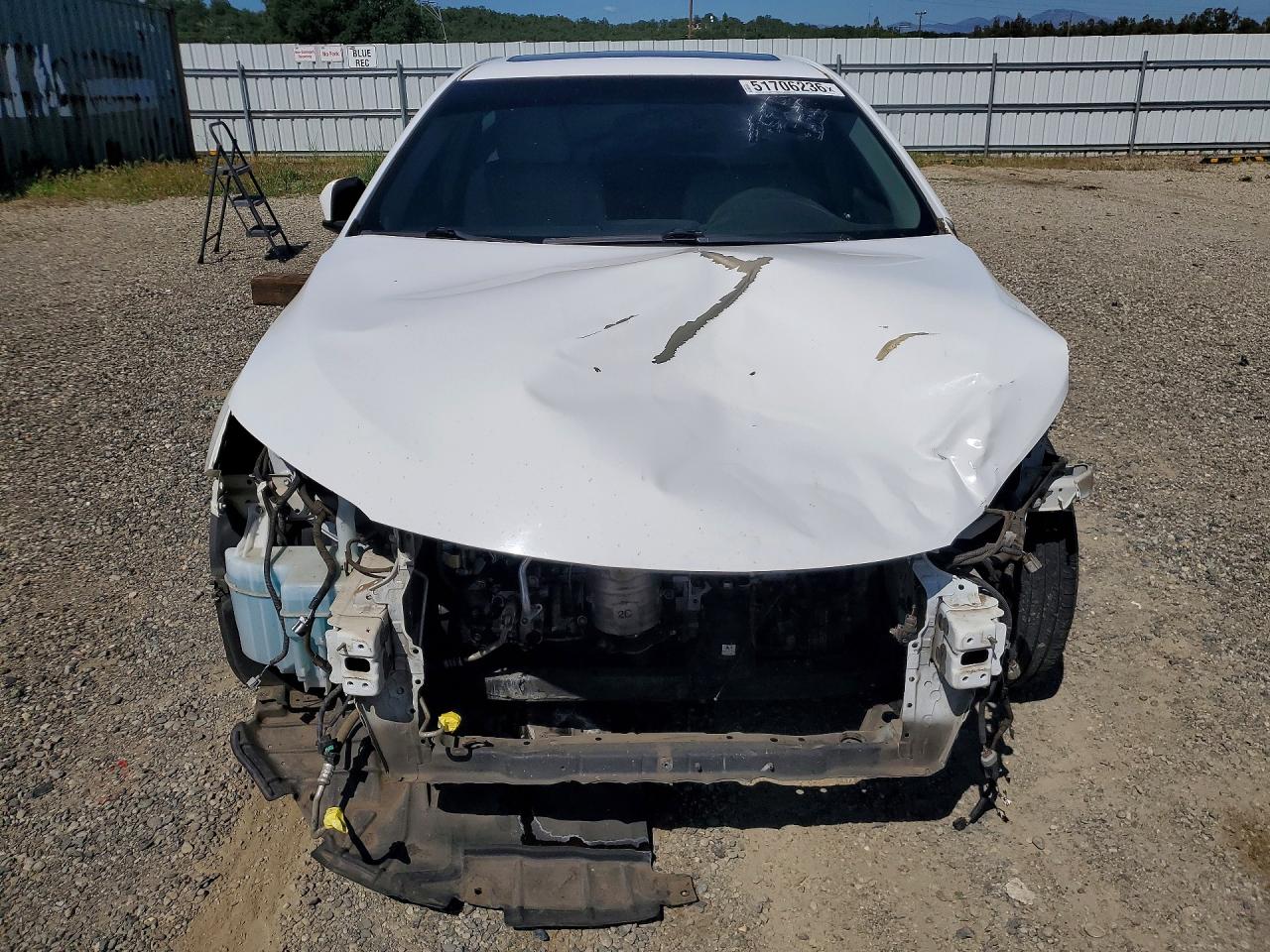 2017 TOYOTA CAMRY LE photo 5