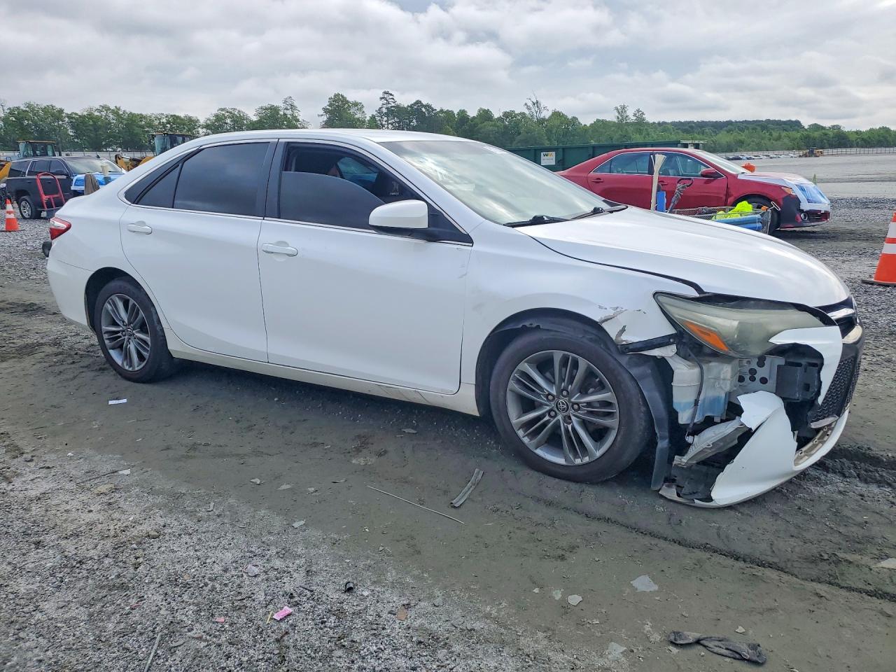 2016 TOYOTA CAMRY SE photo 10