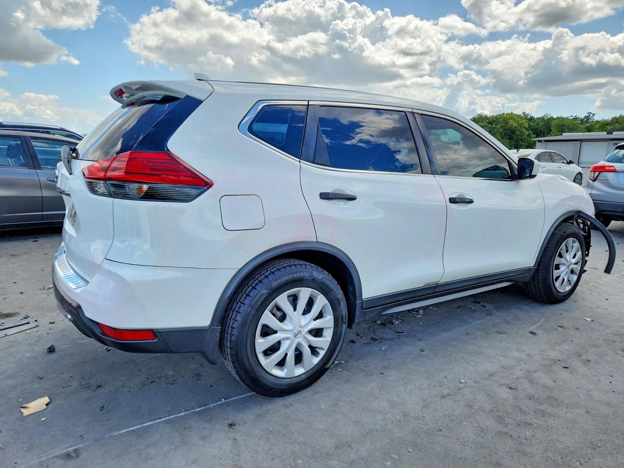 2017 NISSAN ROGUE S photo 3