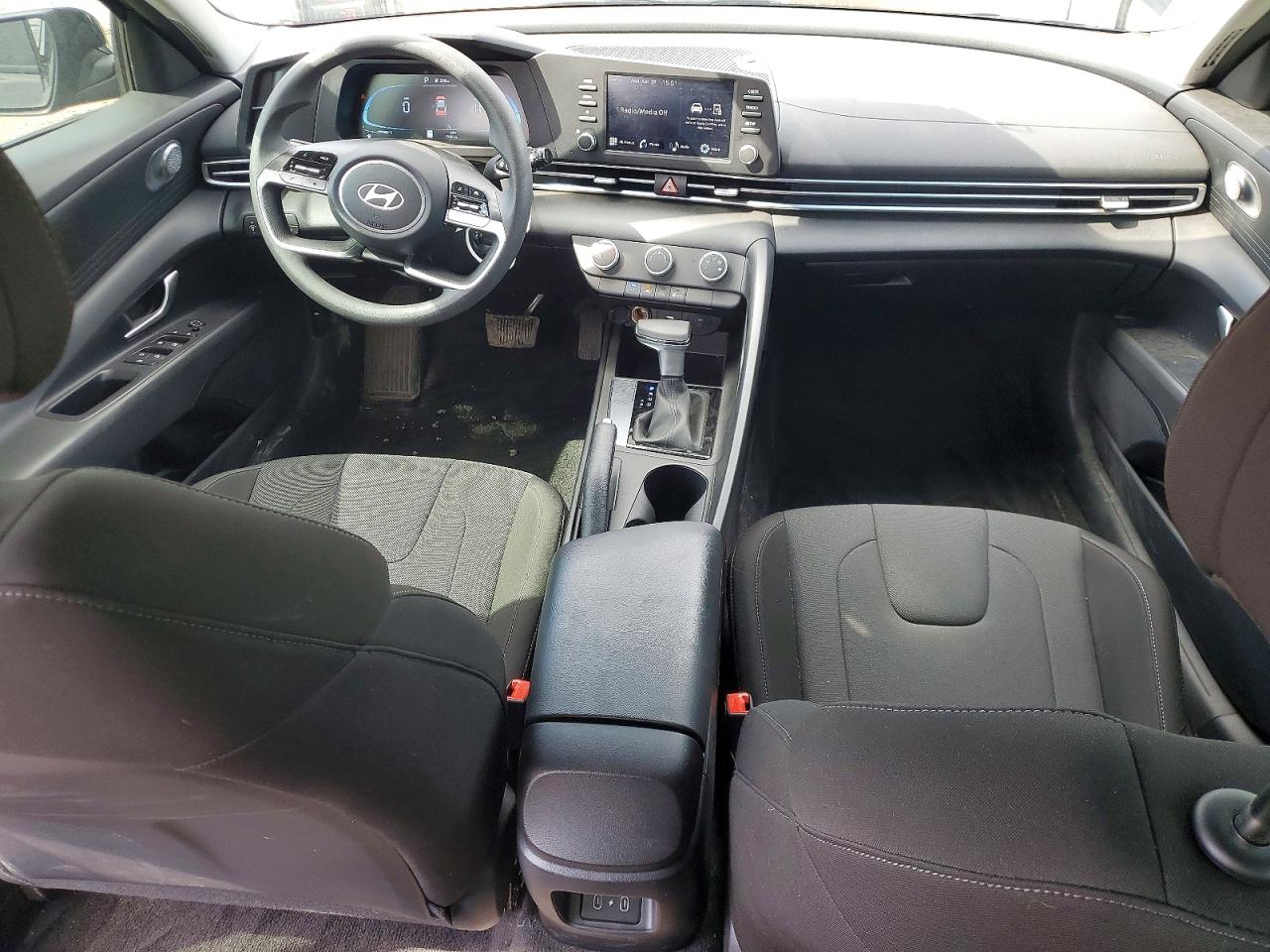 2025 HYUNDAI ELANTRA SE photo 15