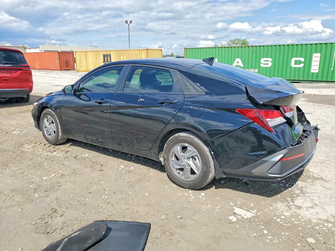 2025 HYUNDAI ELANTRA SE photo 3