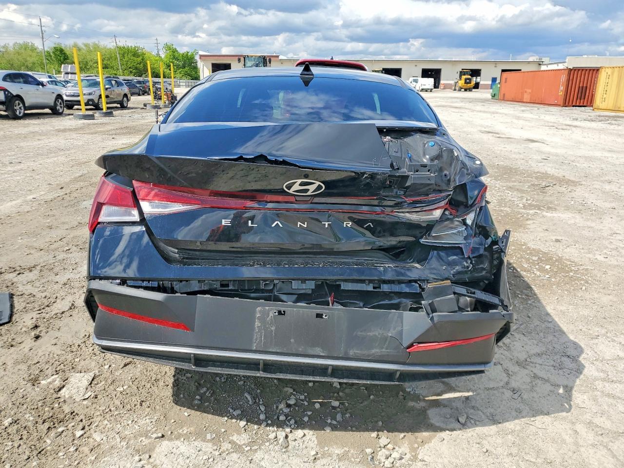 2025 HYUNDAI ELANTRA SE photo 11