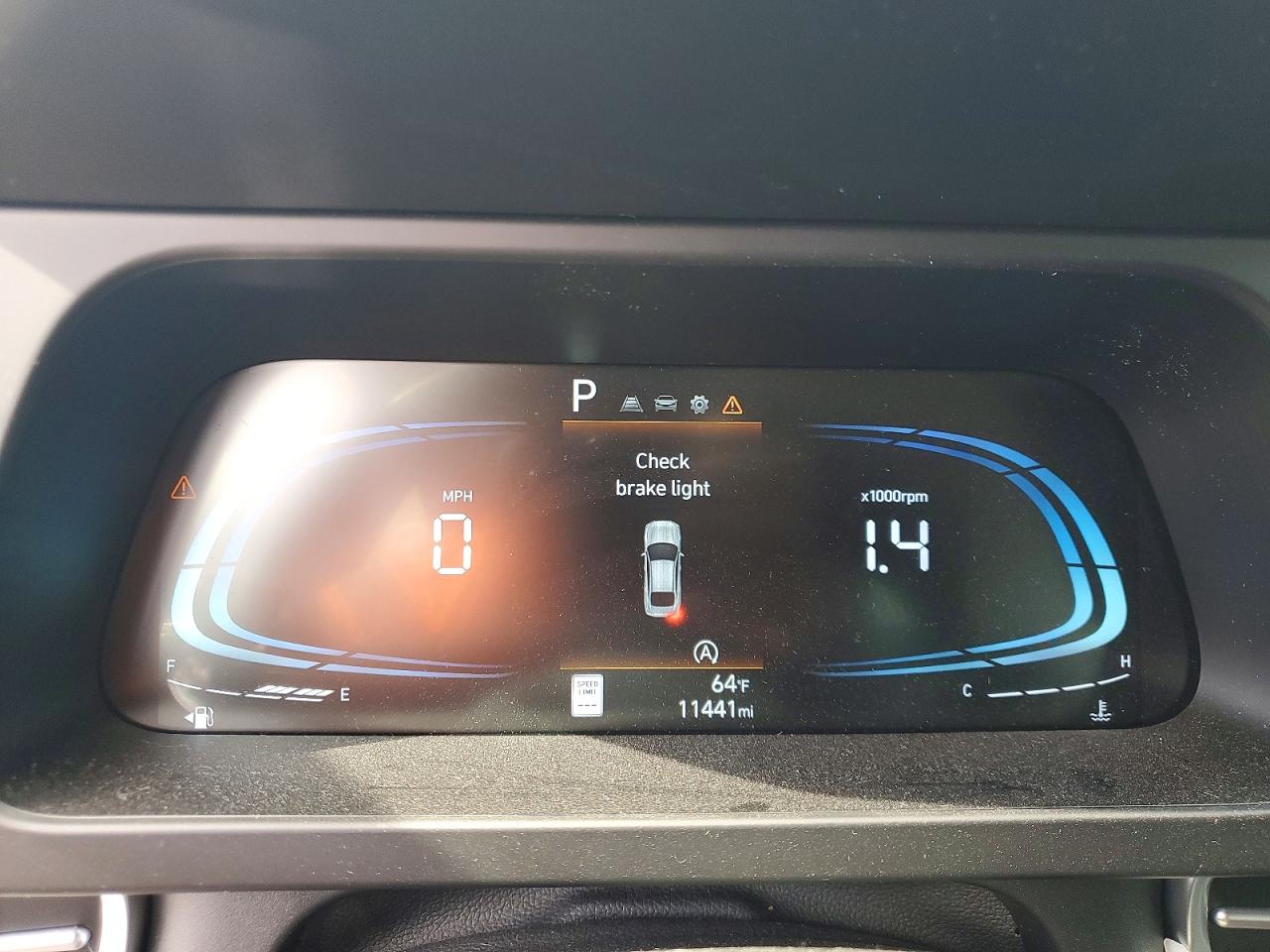 2025 HYUNDAI ELANTRA SE photo 17