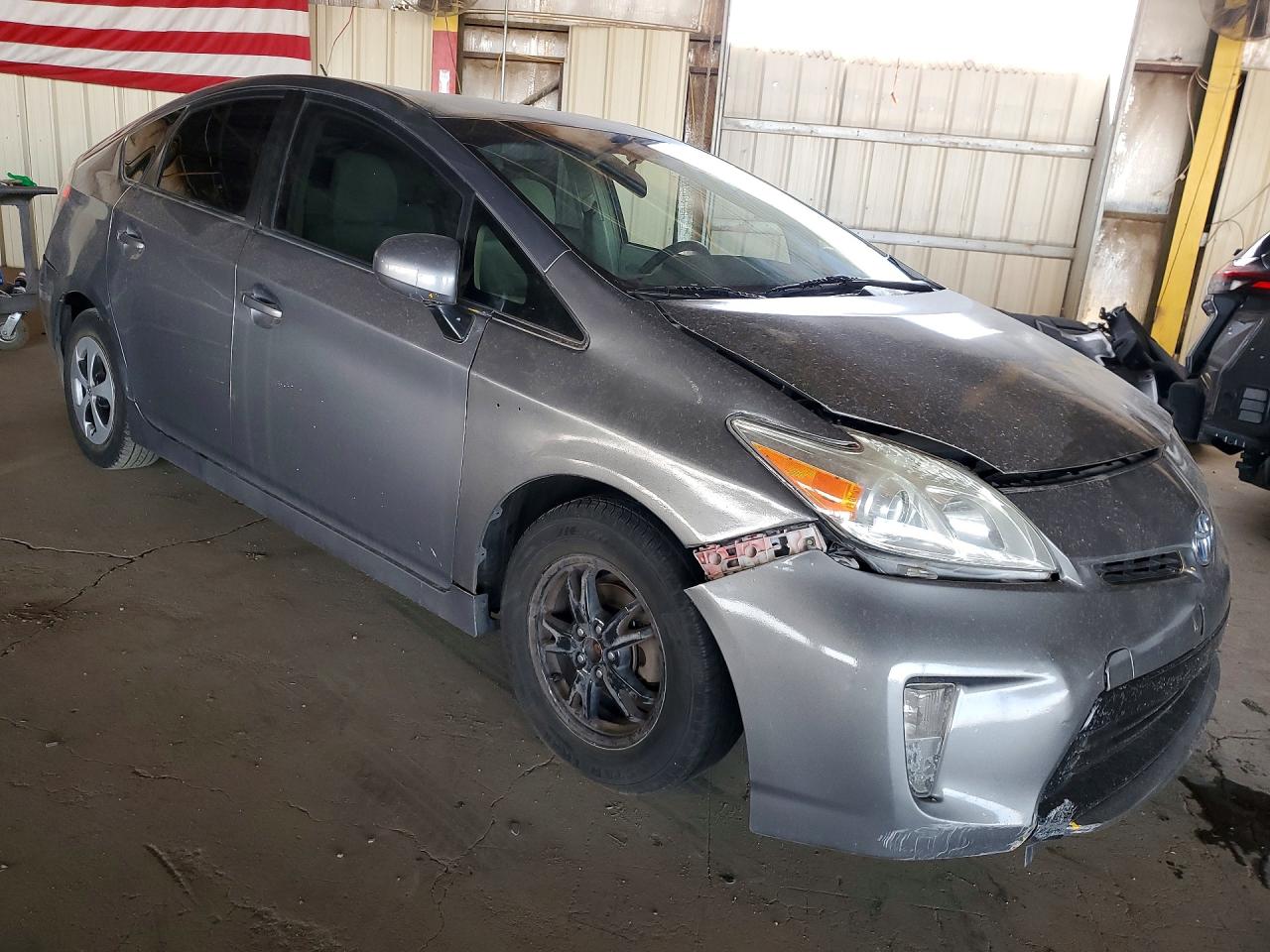 2012 TOYOTA PRIUS TWO photo 4