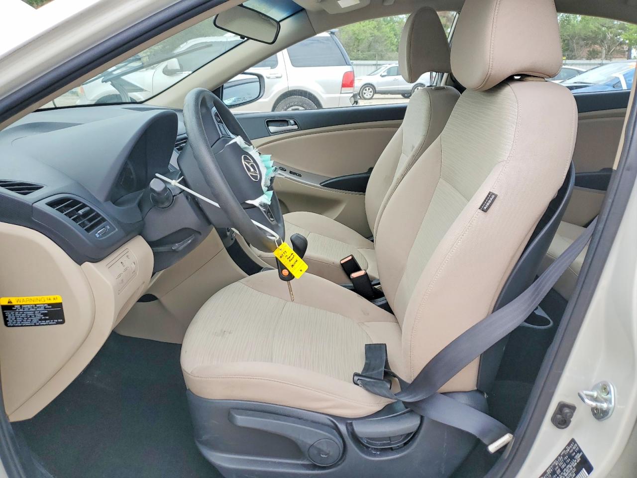 2016 HYUNDAI ACCENT SE photo 13