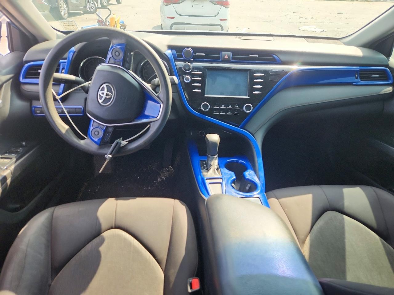 2019 TOYOTA CAMRY LE photo 15