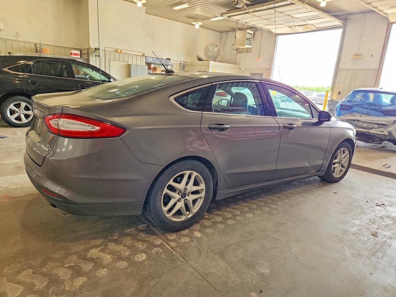 2014 FORD FUSION SE photo 5
