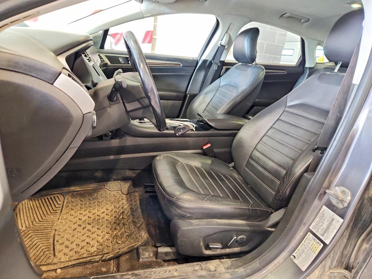 2014 FORD FUSION SE photo 13