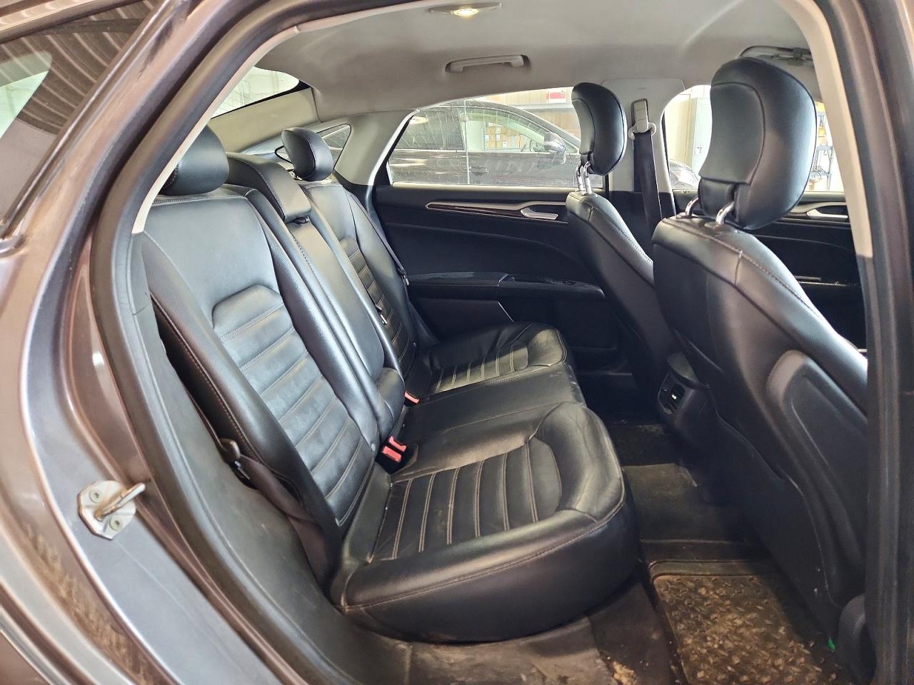 2014 FORD FUSION SE photo 19