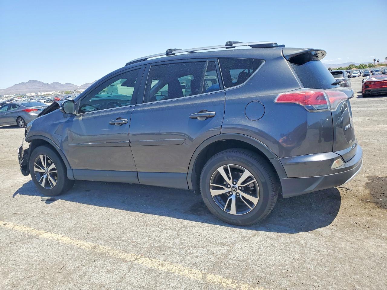 2017 TOYOTA RAV4 XLE photo 3