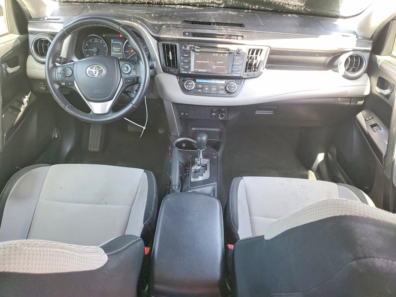 2017 TOYOTA RAV4 XLE photo 15