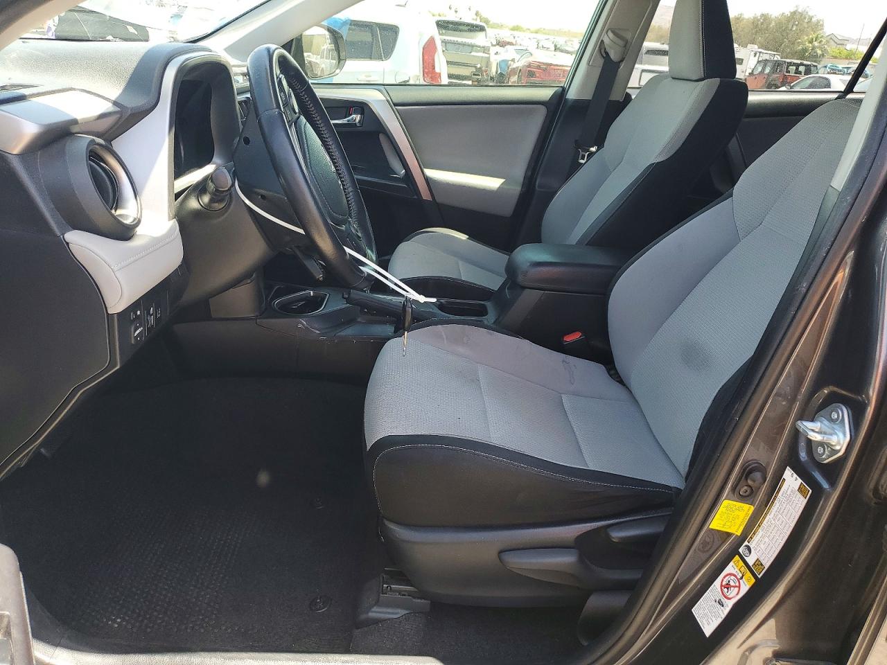 2017 TOYOTA RAV4 XLE photo 13