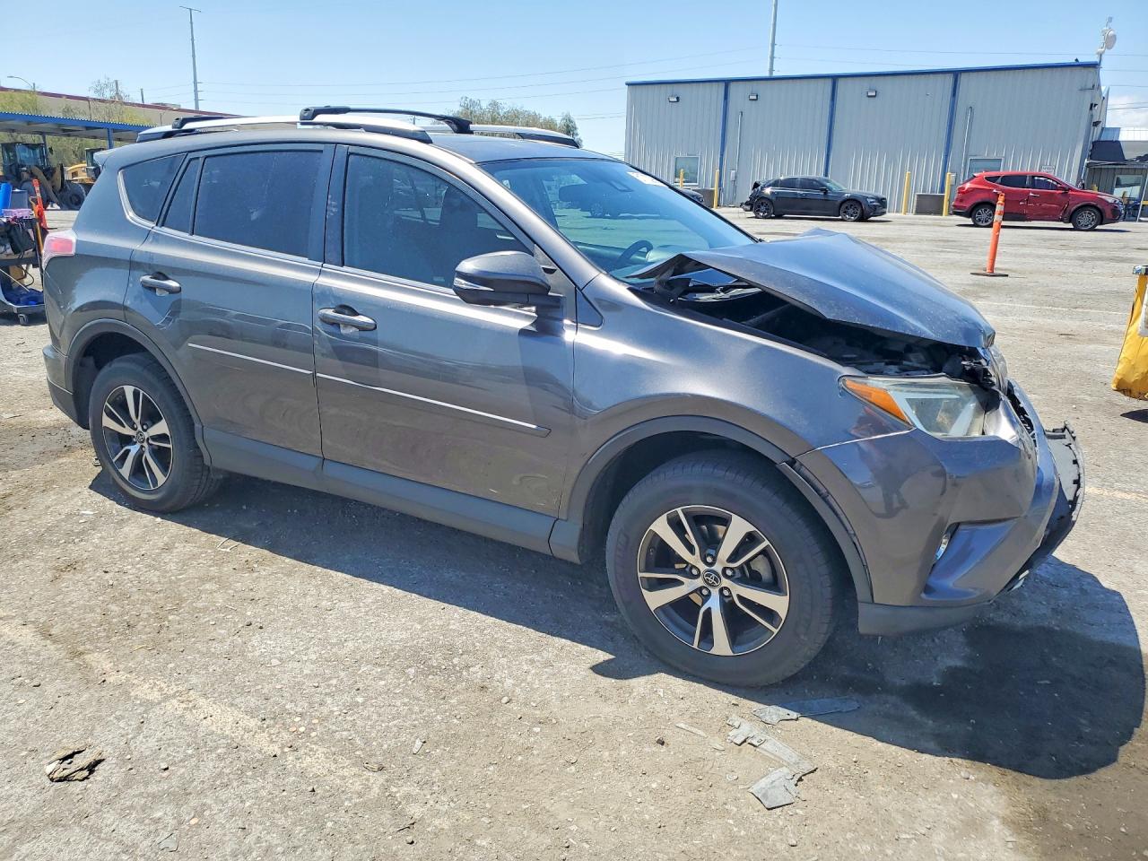 2017 TOYOTA RAV4 XLE photo 7