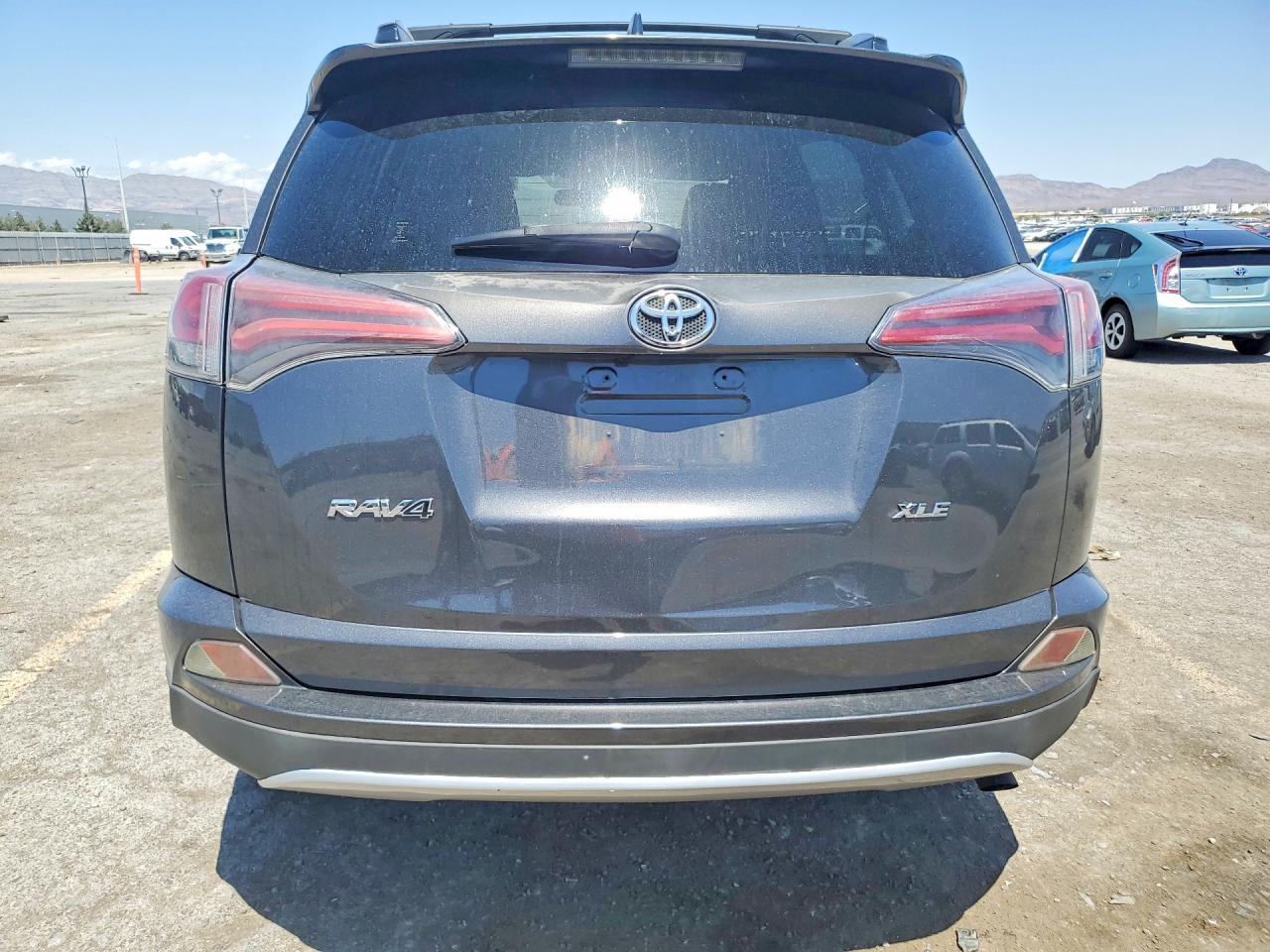 2017 TOYOTA RAV4 XLE photo 11