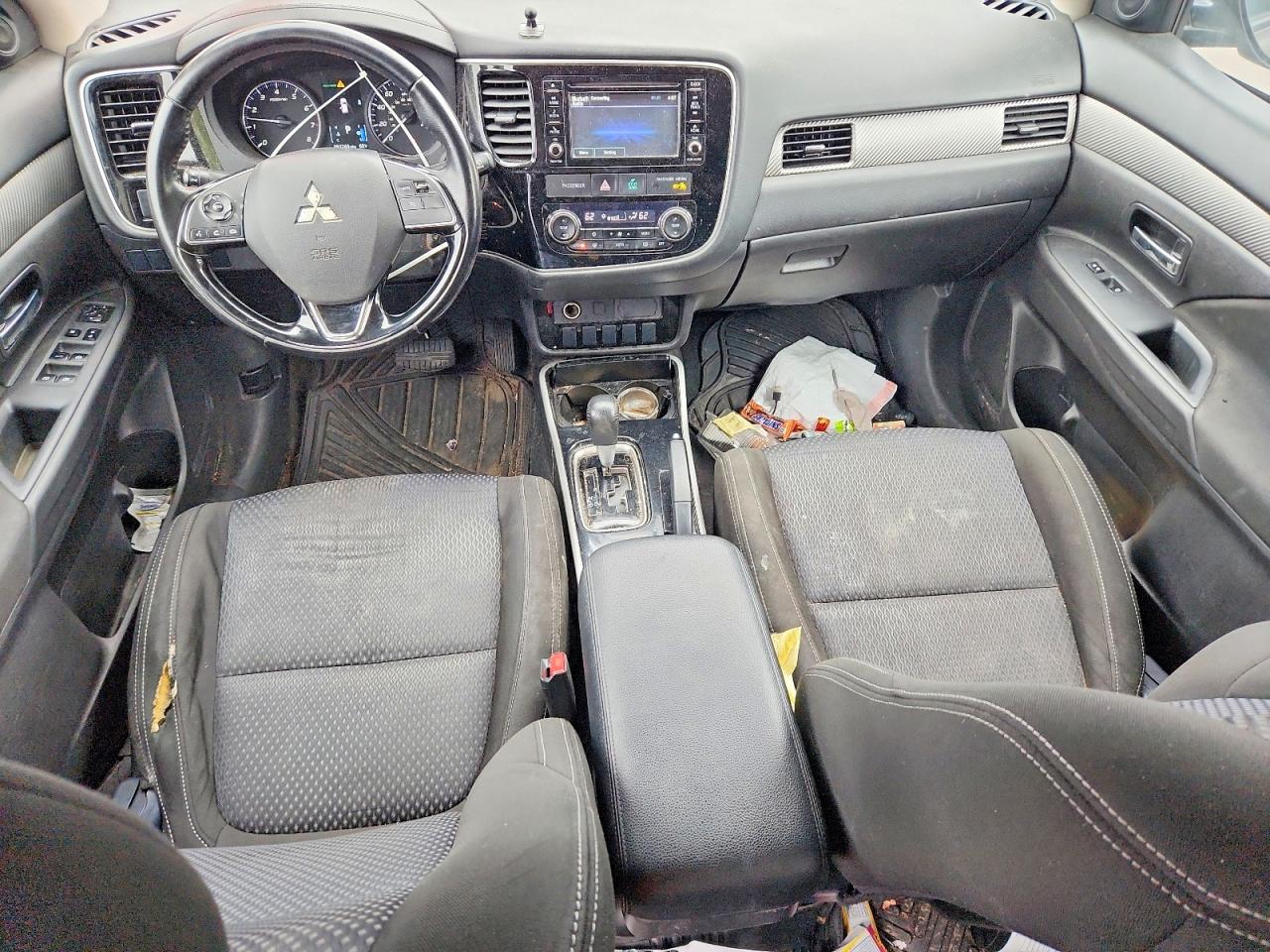 2017 MITSUBISHI OUTLANDER ES photo 15
