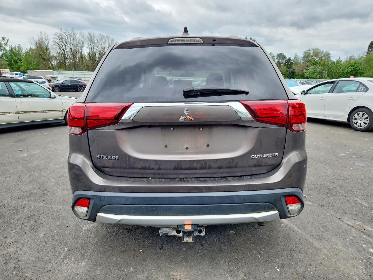 2017 MITSUBISHI OUTLANDER ES photo 11
