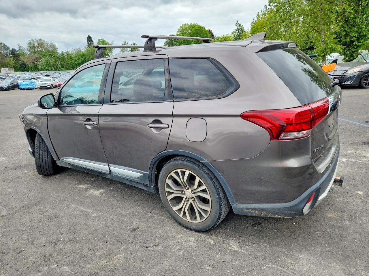 2017 MITSUBISHI OUTLANDER ES photo 3